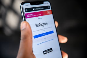 Instagram usa l’AI per proteggere i minori
